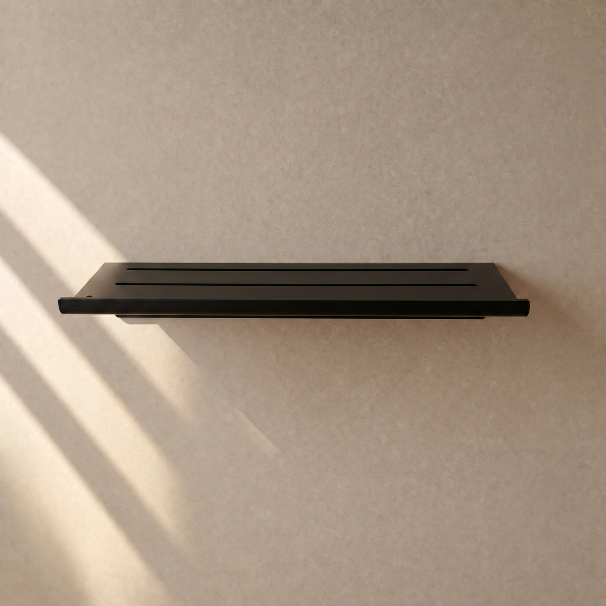 Duschablage gerade Schwarz von vorne an der Wand