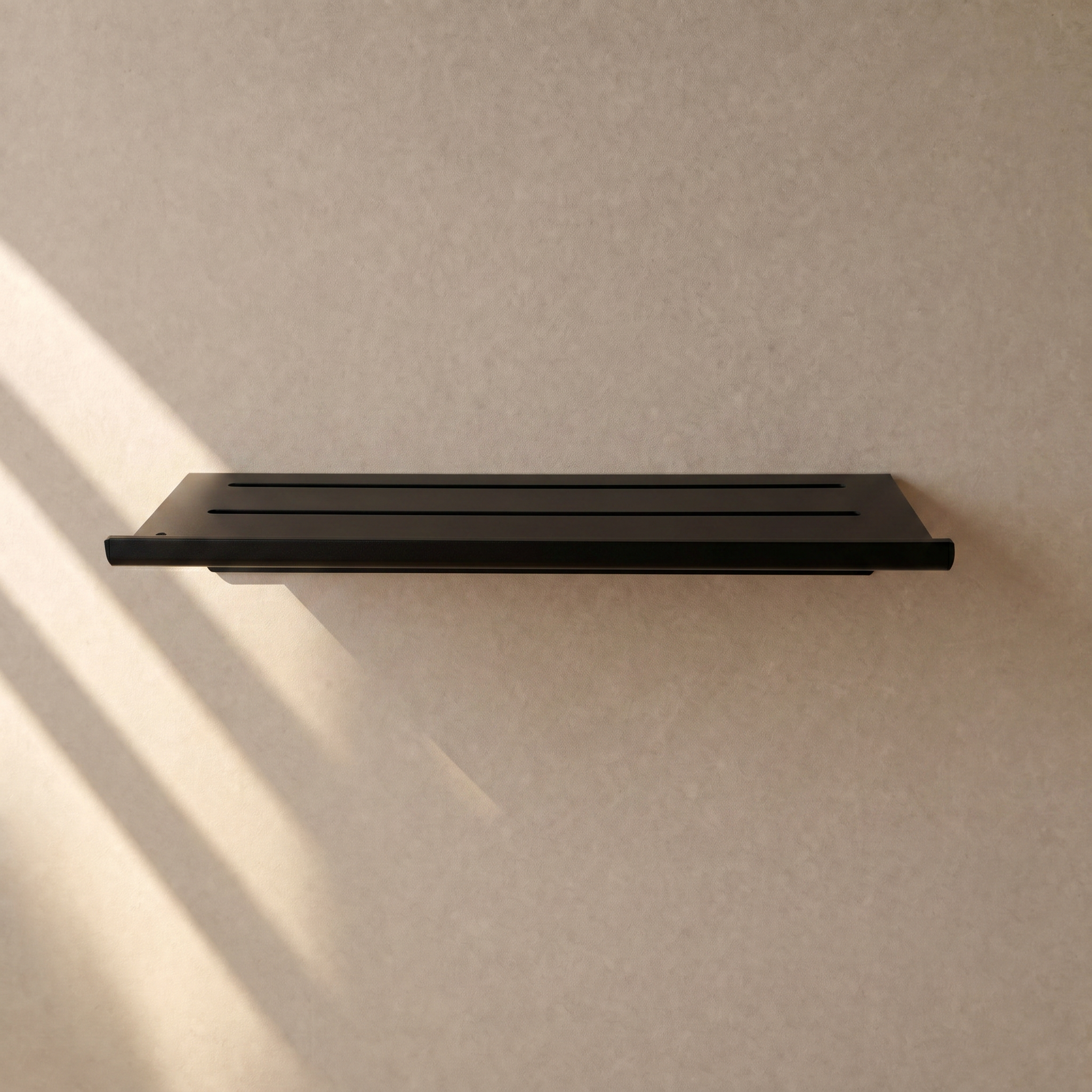 Duschablage gerade Schwarz von vorne an der Wand